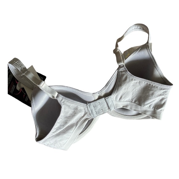 Bali Comfort Revolution Shaping Underwire Bra - Picture 2 of 12